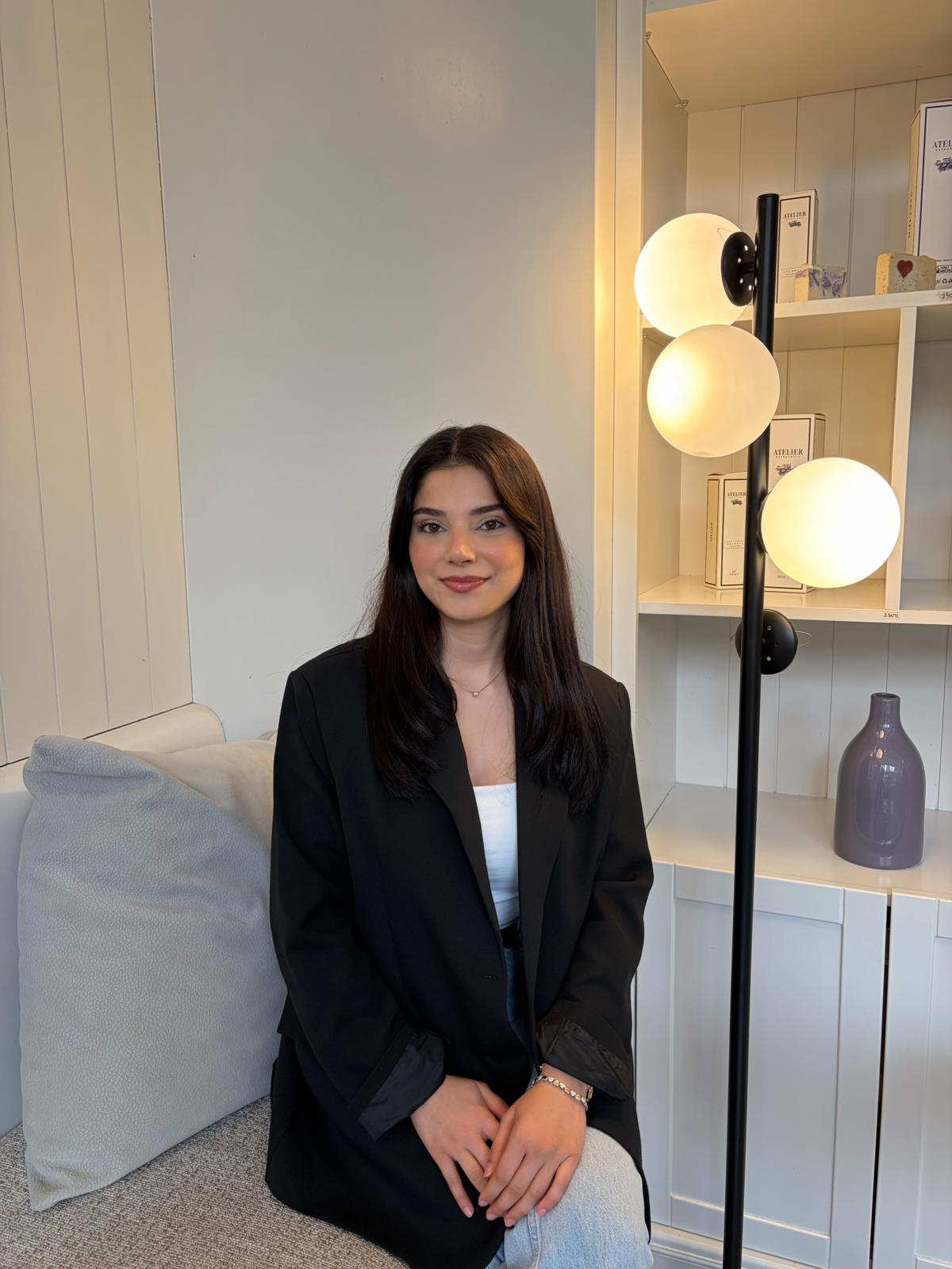 Psikolog Selin Ünal